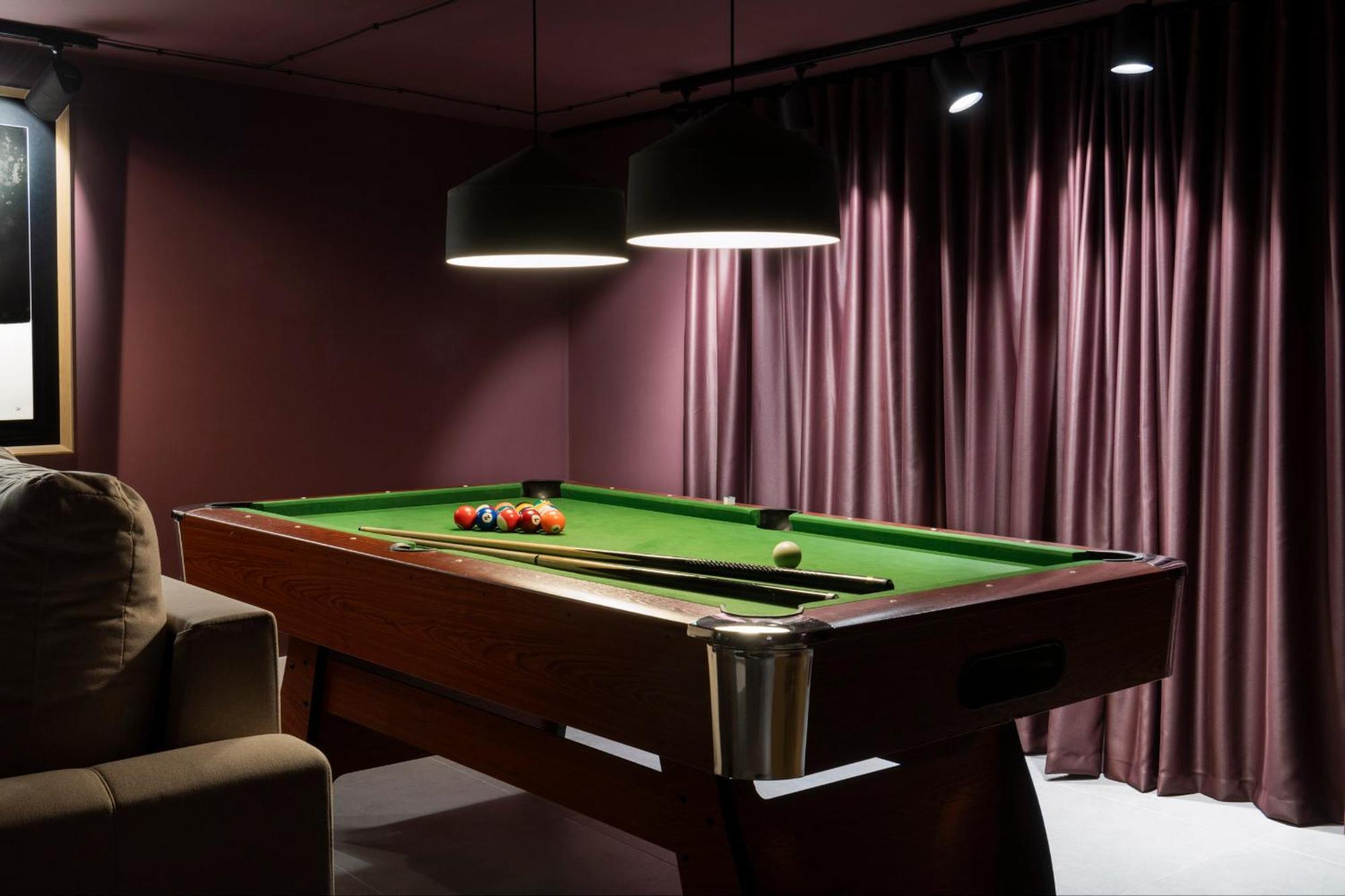 Monkeys Apartments Trastamara Billiard Room Seville Luaran gambar